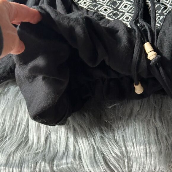 LIFE CROPPED - Picture 5 of 8